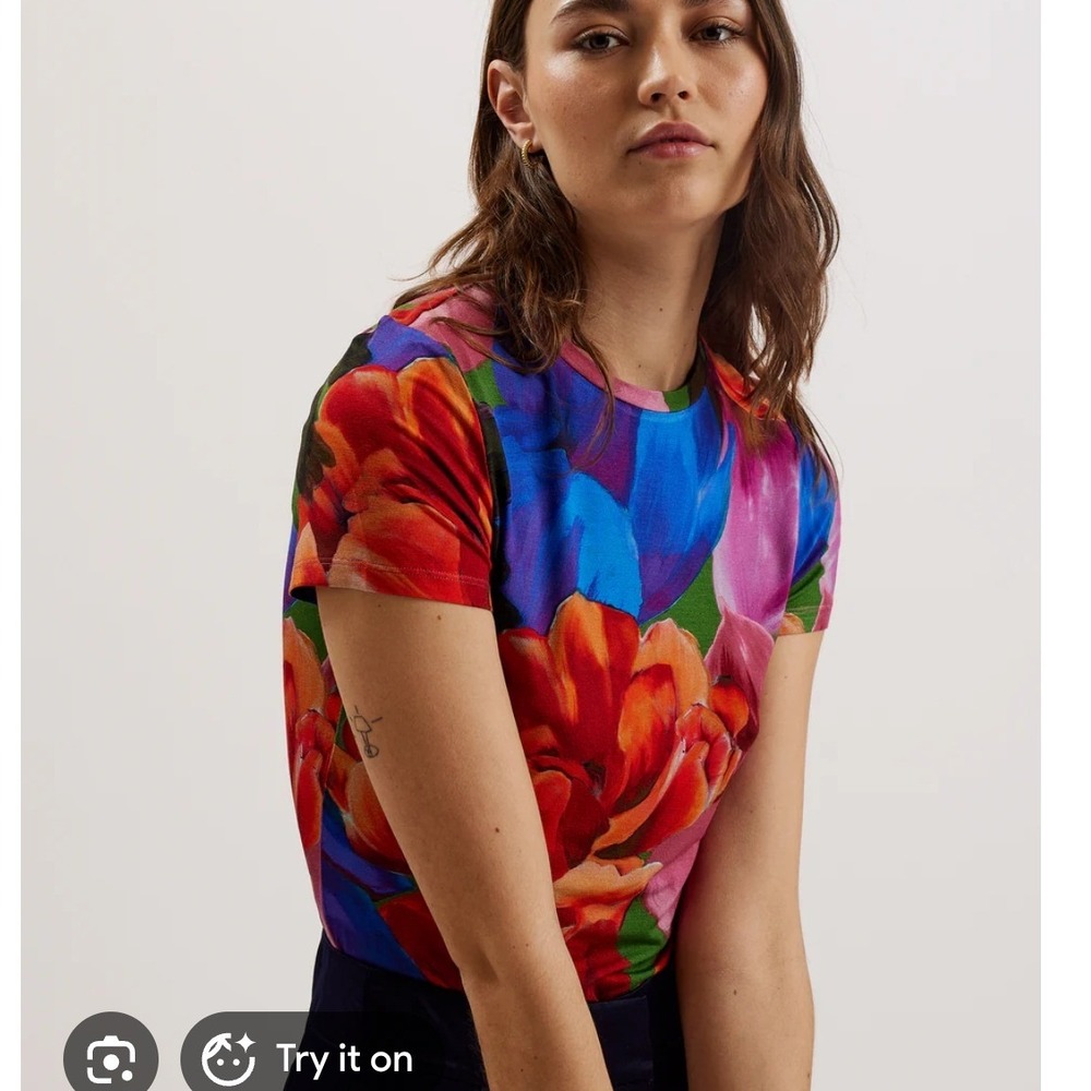 Ted Baker Juhana Floral Print T-Shirt Womens Size 3 Multicolor Slim Fit